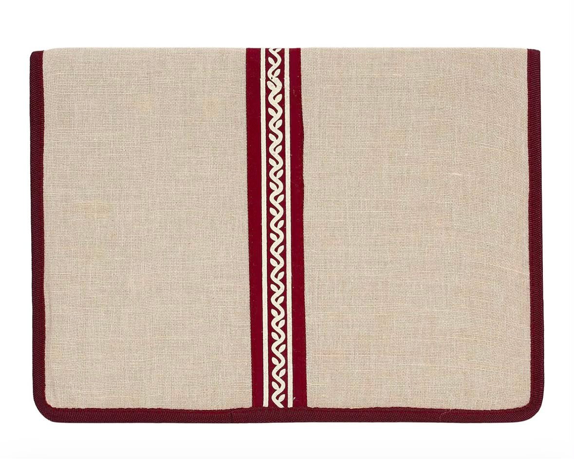 Jute laptop bag with laptop inside